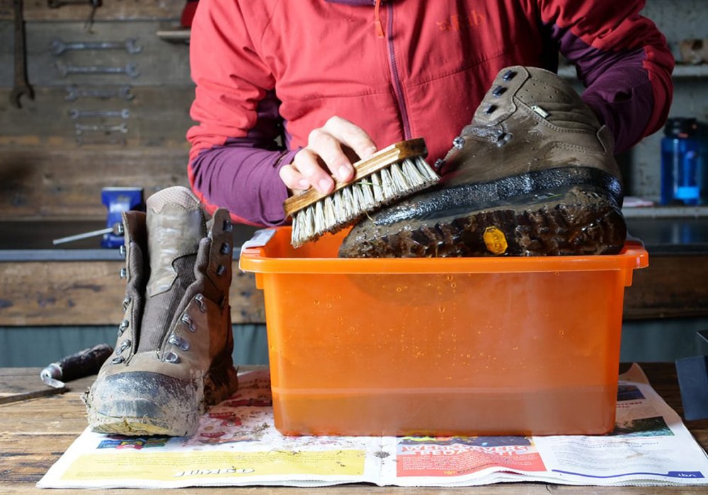 how-to-wash-shoes1 شست و شوی کفش