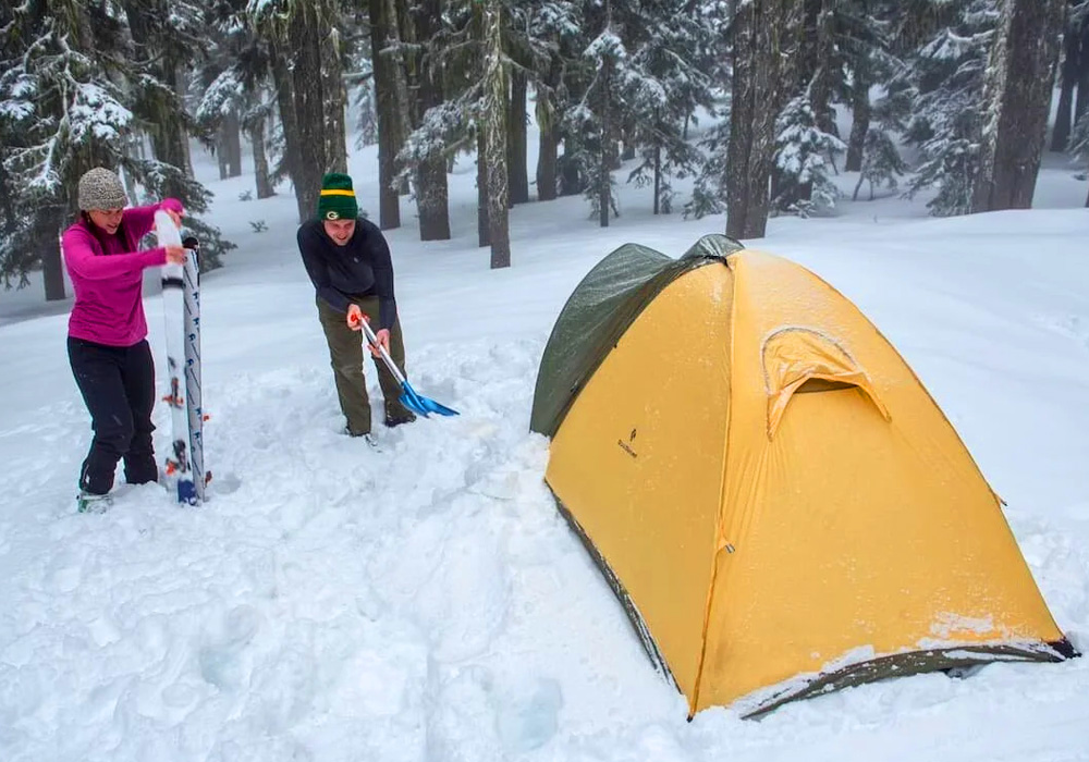 گرم نگه داشتن چادر در کمپ زمستانی